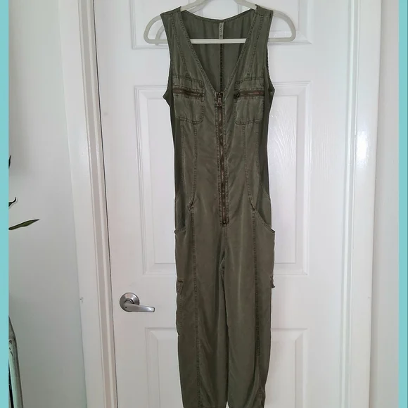 XCVI Green Jumpsuit with Lightweight Fabric - Picture 2 of 7